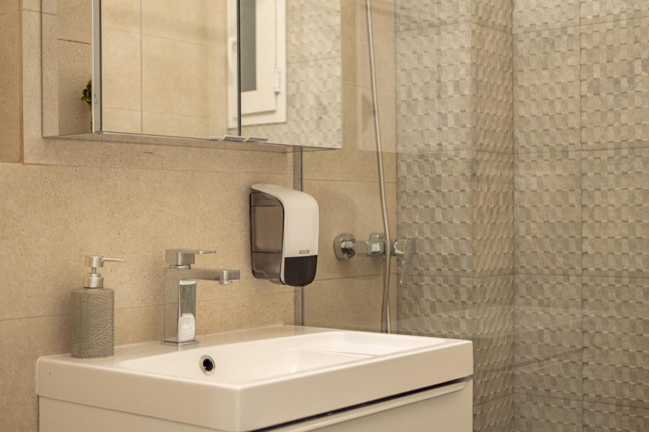 Luxury Ultracentral Pitesti Luaran gambar